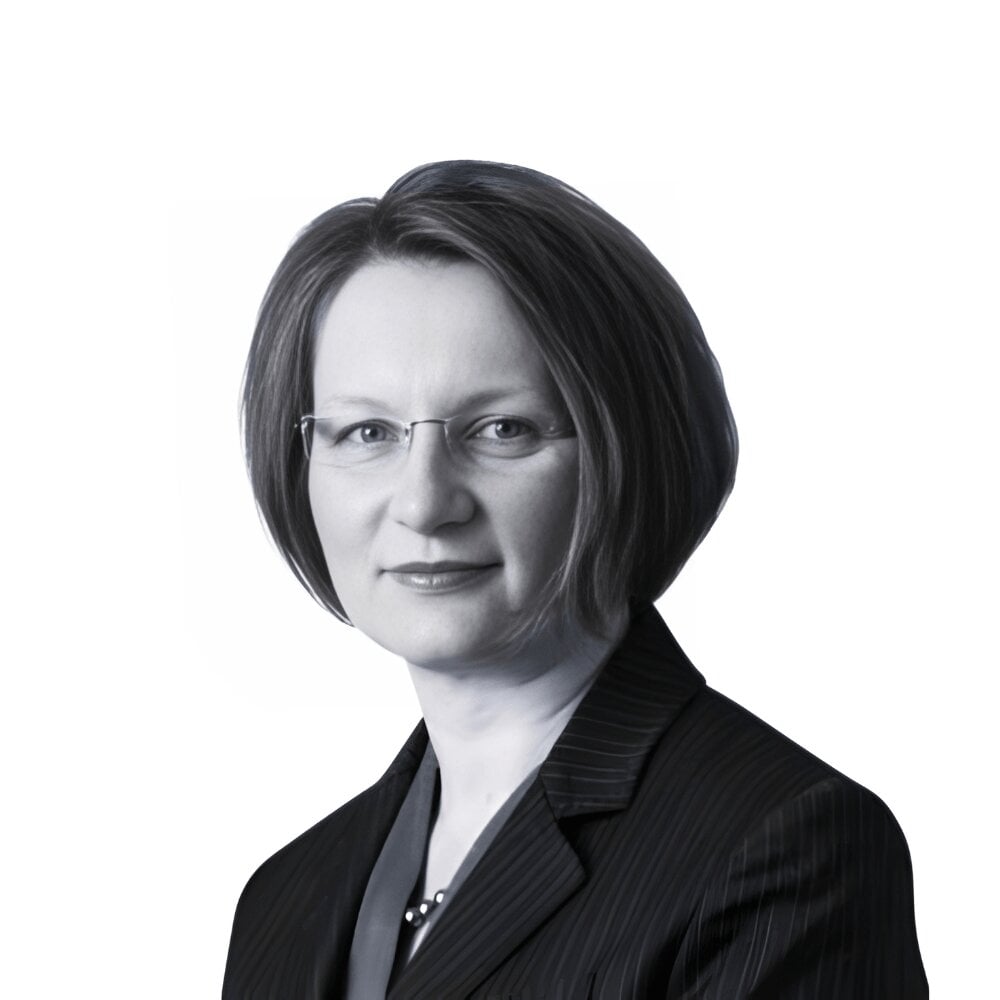 A headshot of Moira Saville