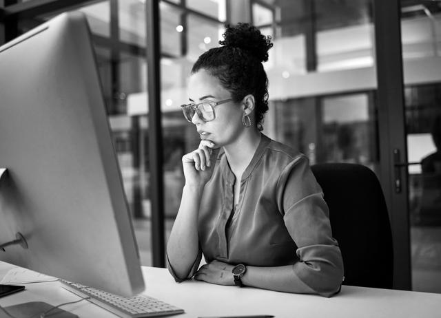 woman-studying-monitor-640x462.jpg